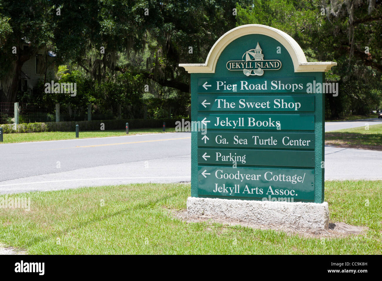 Zeichen leitet Besucher zu Points of Interest auf Jekyll Island, Georgia. Stockfoto