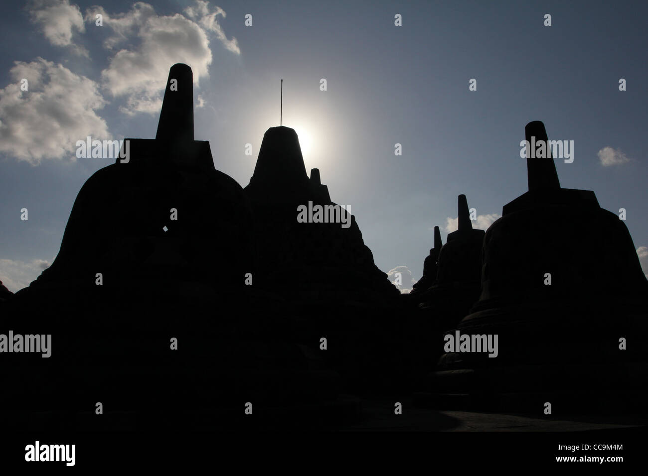 Glocken silhouette Borobudur buddhistischen Tempel Indonesien Yogyakarta Stockfoto