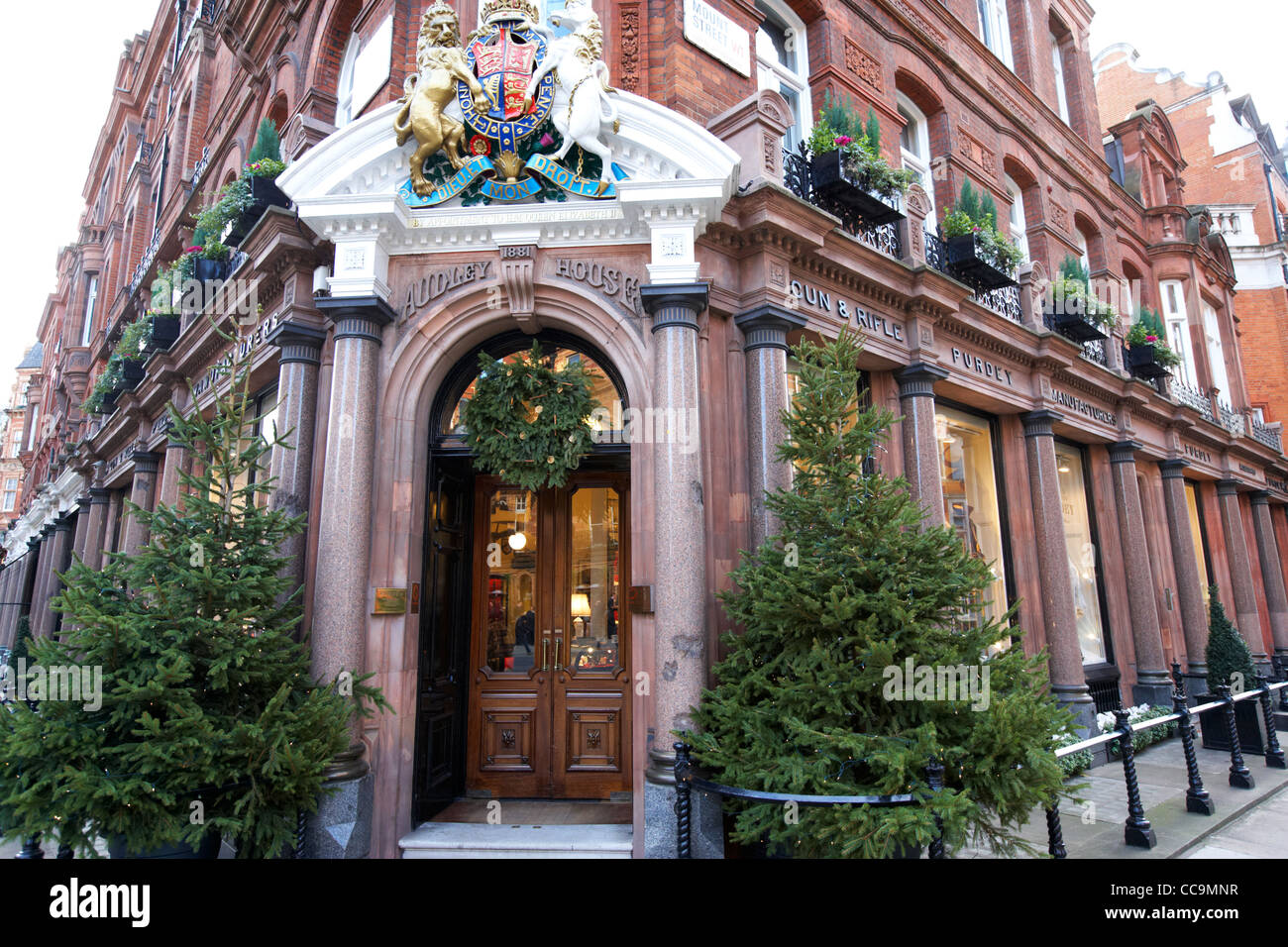 James Purdey und Söhne shop Mayfair London durch königliche Ernennung England UK Vereinigtes Königreich Stockfoto