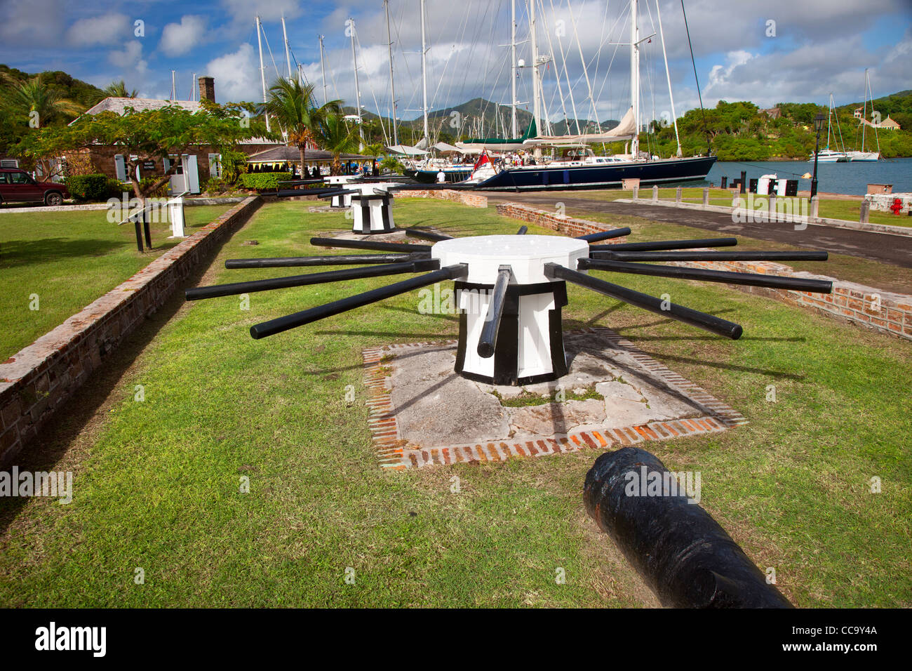 Alte Winde an der historischen Nelson's Dockyard auf der Karibikinsel Antigua, Leeward Inseln, West Indies Stockfoto
