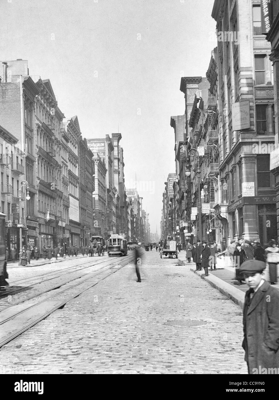 New York City, New York - Broadway, Blick nach Norden von Canal Street 1916 Stockfoto