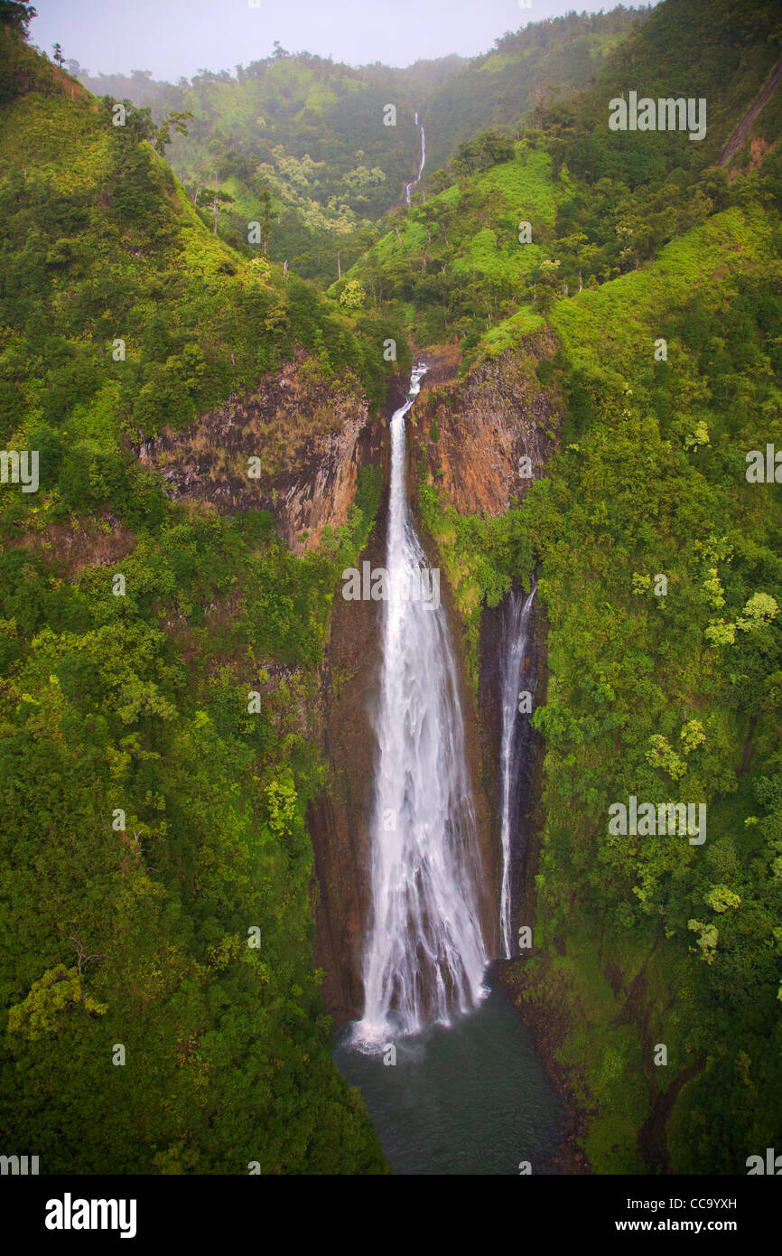 Antenne des Manawaiopuna fällt, mehr berühmt als der Jurassic fällt, weil es im Film gekennzeichnet wurde. Kauai, Hawaii. Stockfoto