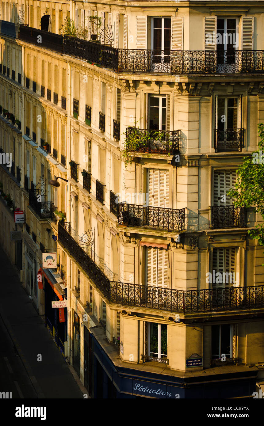 Morgenlicht auf Wohnungen im Quartier Latin, Paris, Frankreich Stockfoto
