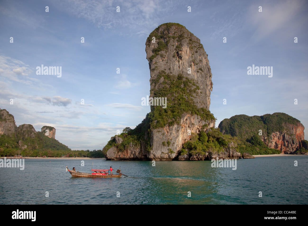Felsigen Kalksteinfelsen am Railay Ao Phranang Thailand Stockfoto