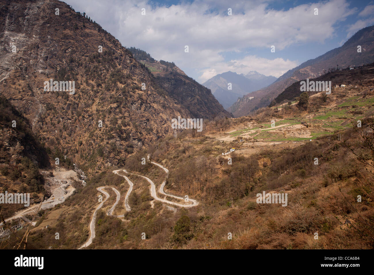 Indien, Arunachal Pradesh, Tawang Tal, Jang, Haarnadelkurven auf Sela-Passstrasse Stockfoto