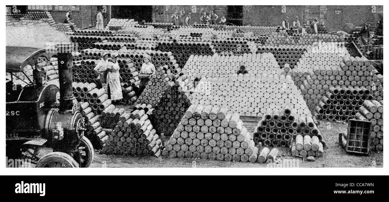 1918 Munition Fabrik Schalen munition Artillerie Shell Kugel Produktionslinie Dump Pflanze Frau LKW Dampfmaschine explosive Stockfoto