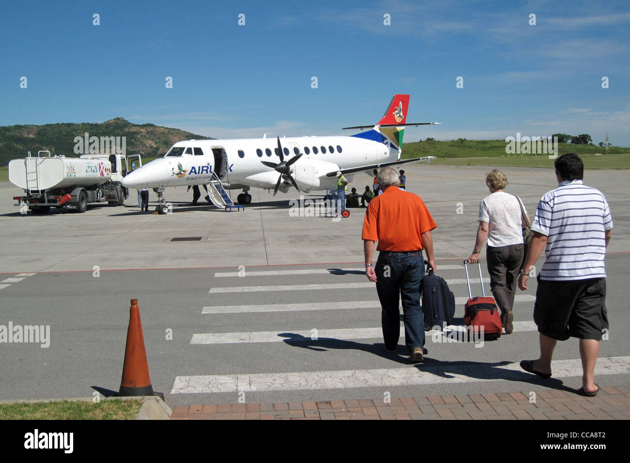 Fluggästen Airlink Flugzeuge am Flughafen Nelspruit Südafrika Stockfoto