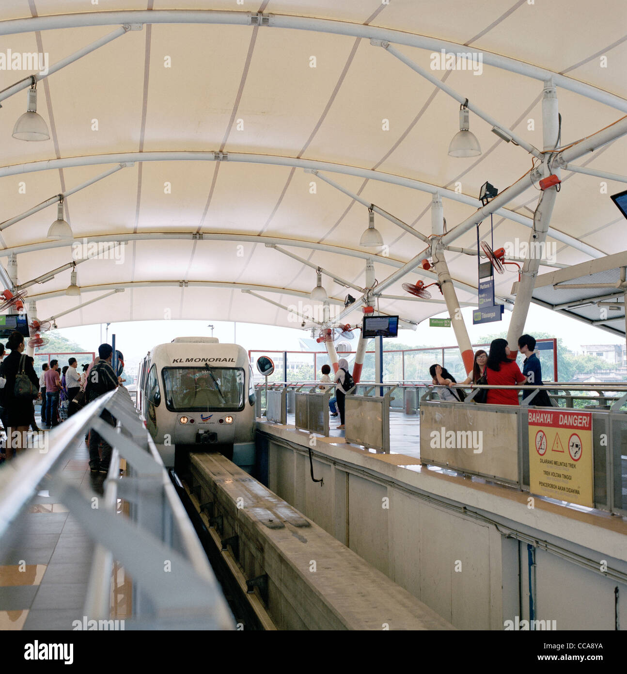 Reisen auf die KL Monorail öffentliche Verkehrsmittel in Kuala Lumpur in Malaysia in Fernost Südostasien. Reisen mit der Bahn Stockfoto