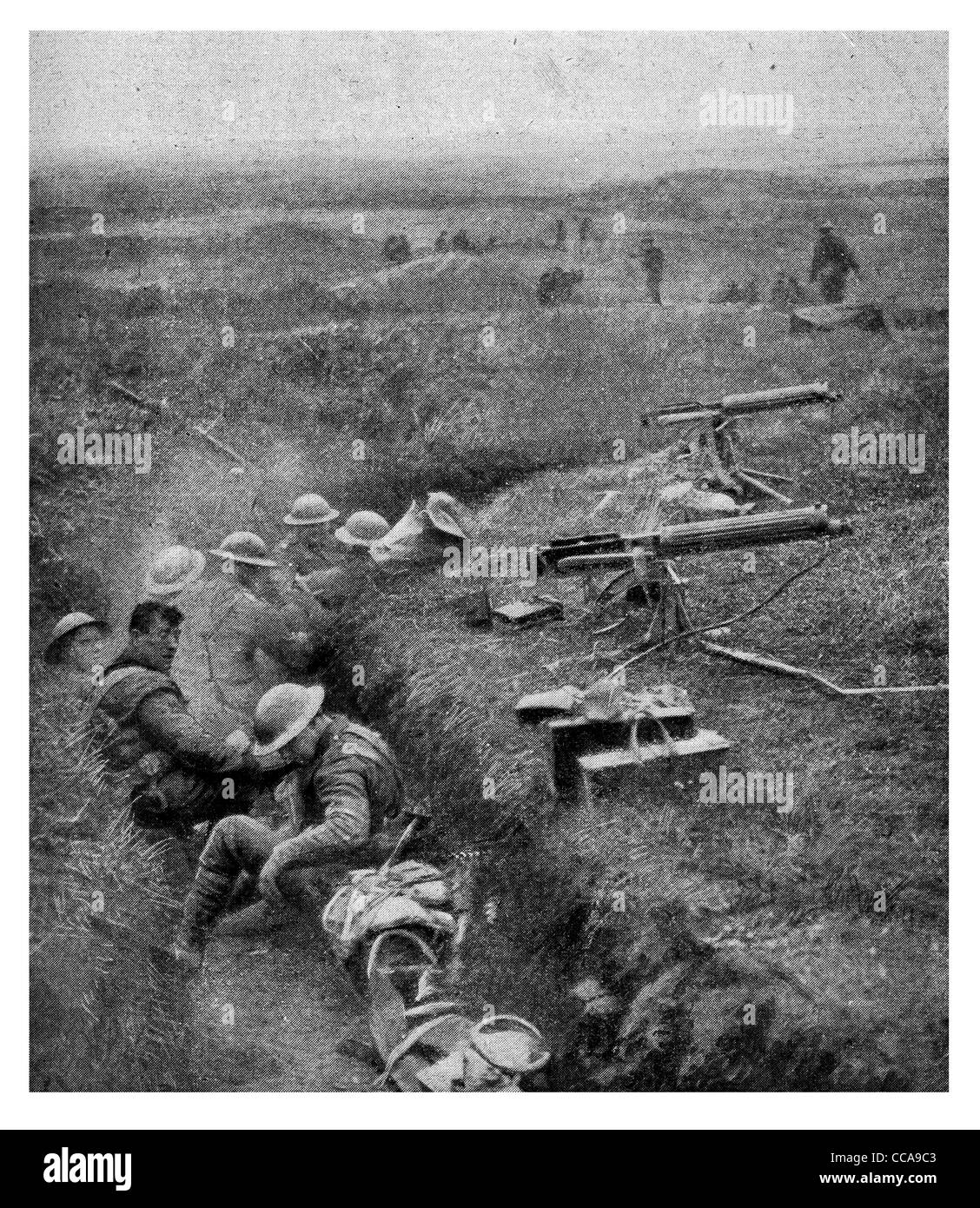 Britische Truppen 1917 Hindenburg Graben Maschinengewehr East county Regiment ruhen Rest abgestufte Munition Kasten Gräben Frontlinie Stockfoto