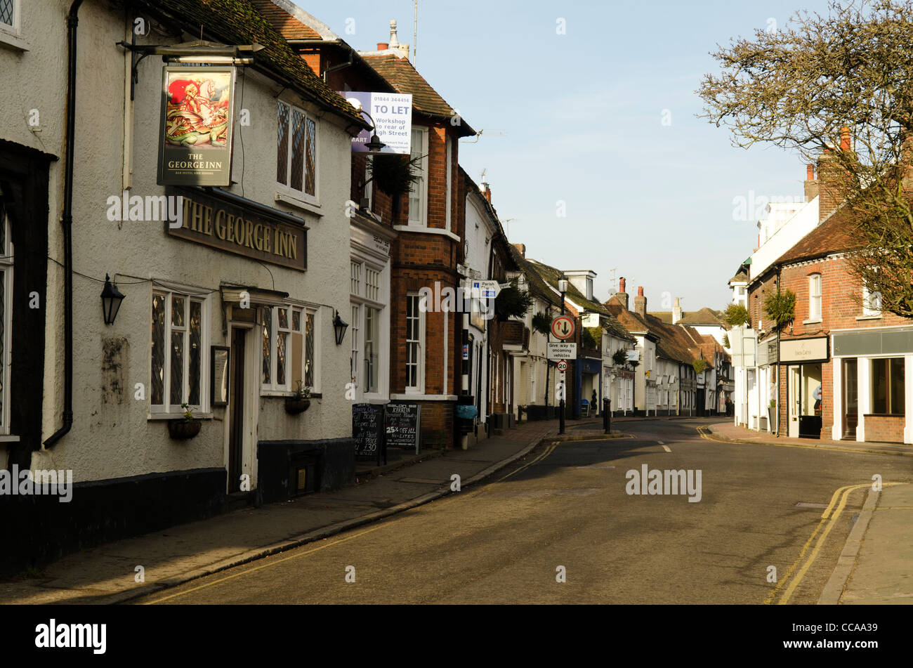 Kneipe, Geschäfte, Häuser und Gebäude HIgh Street Great Missenden Bucks UK Stockfoto