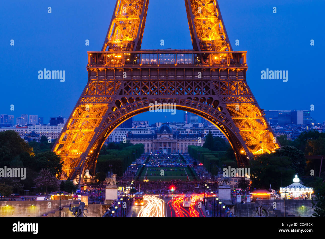 Der Eiffle Tower in der Abenddämmerung vom Trocadero Platz, Paris, Frankreich Stockfoto