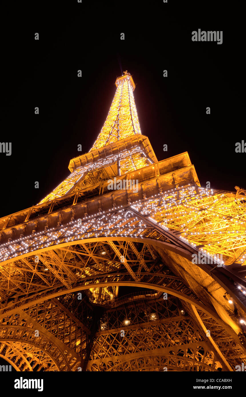 Der Eiffle Tower in der Nacht, Paris, Frankreich Stockfoto