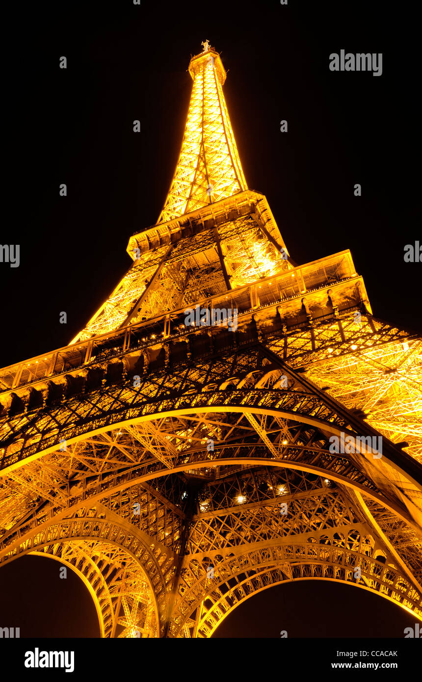 Der Eiffle Tower in der Nacht, Paris, Frankreich Stockfoto