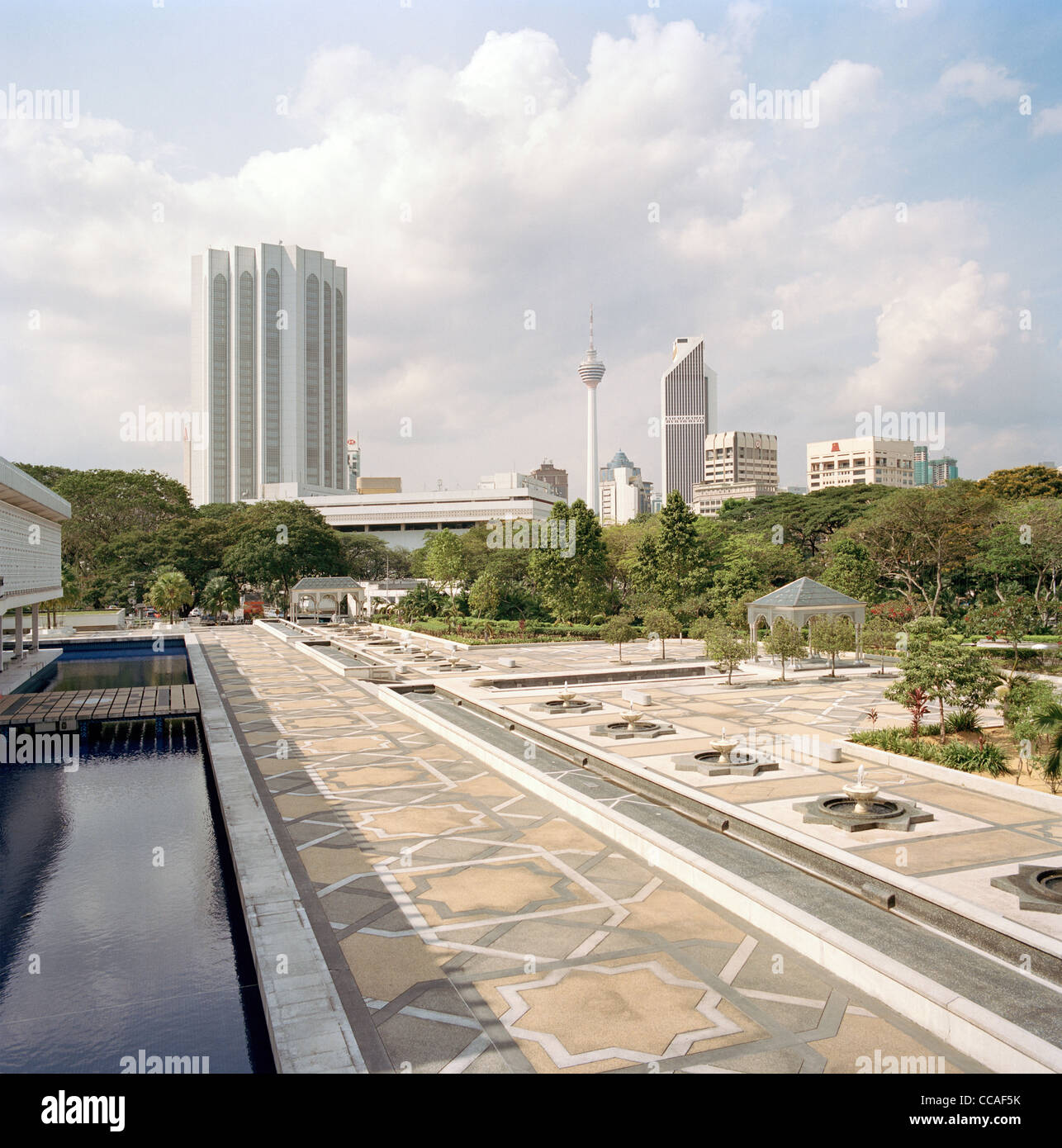Die Nationale Moschee von Malaysia in Kuala Lumpur in Malaysia in Fernost Südostasien. Moderne Architektur Islamische muslimische Reisen Stockfoto