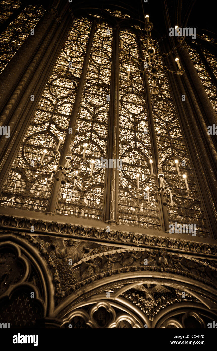 Glasfenster in der Kapelle Sainte-Chapelle, Paris, Frankreich Stockfoto