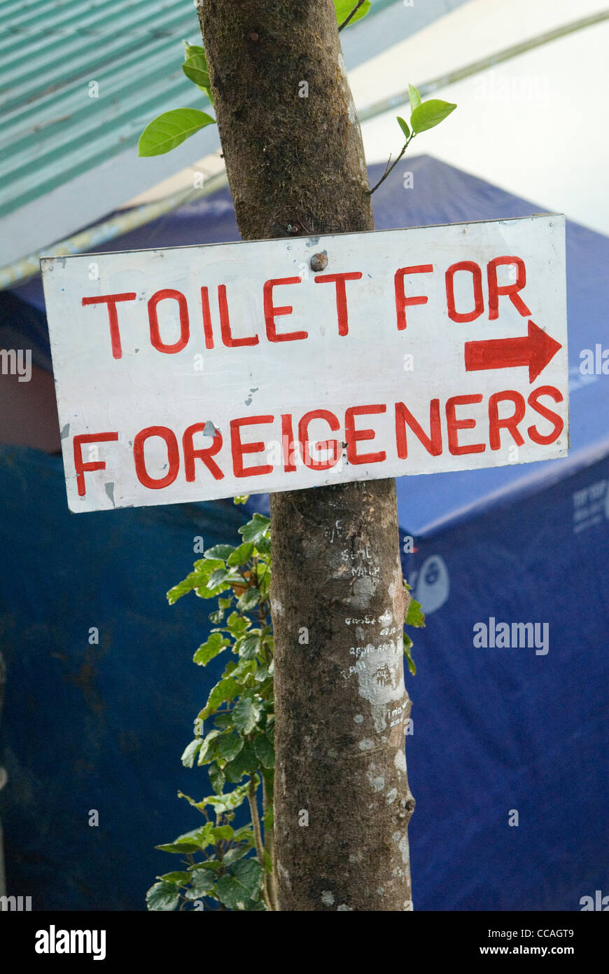 Toiletten für Foreigeners unterzeichnen Asien. Ausländer, Touristen WC WC Toilette Stockfoto