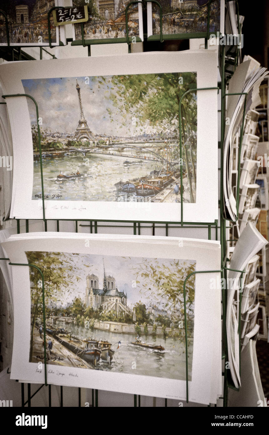 Souvenirs zum Verkauf entlang der Seine, Paris, Frankreich Stockfoto