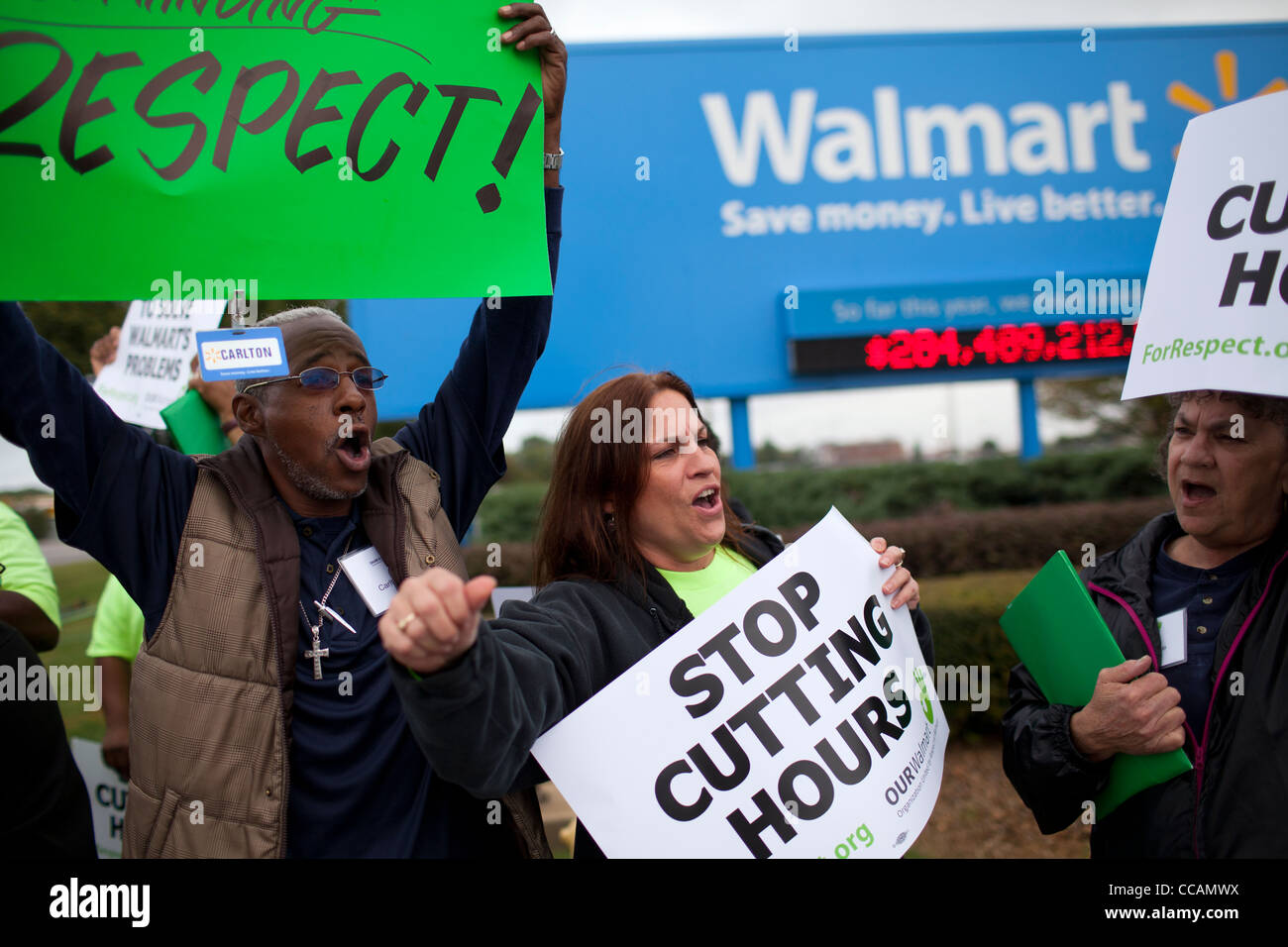 Walmart Mitarbeiter demonstrieren vor dem Walmart Home Office in Bentonville, Arkansas Stockfoto