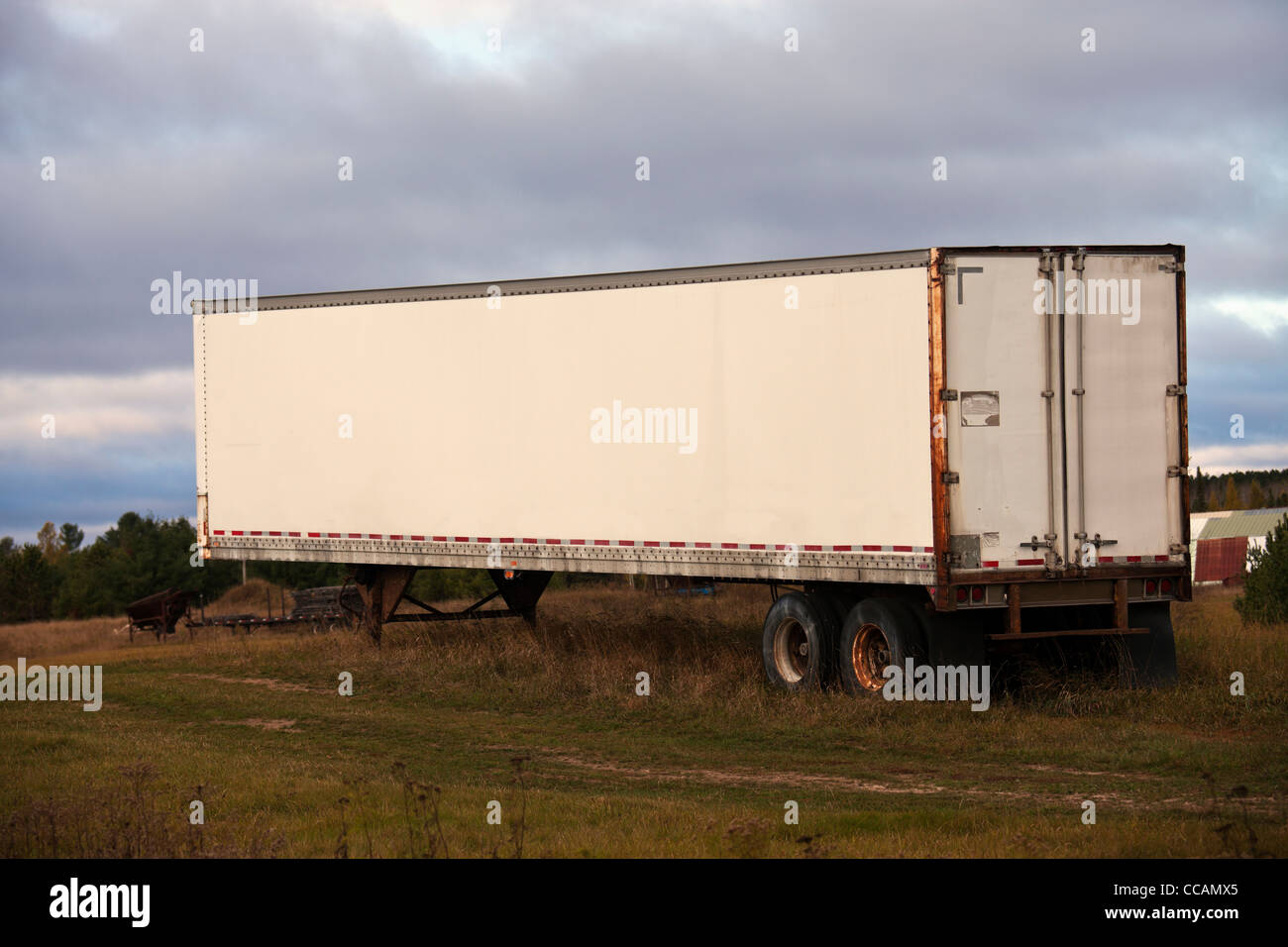 Anhänger, ruht auf dem Rasen Stockfoto Anhänger, ruht auf dem Rasen Stockfoto