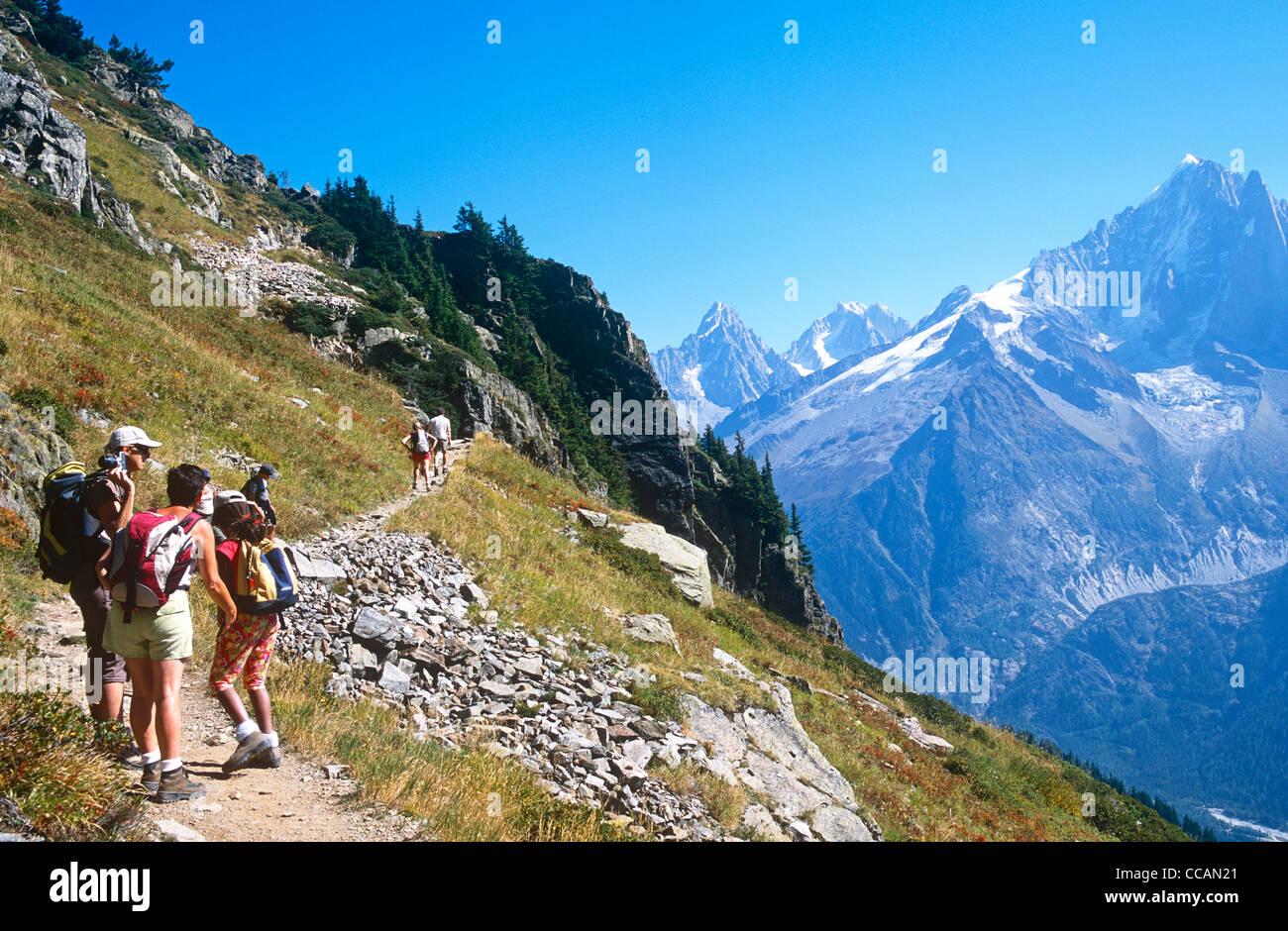 Menschen wandern im Tal von Chamonix Frankreich Stockfoto