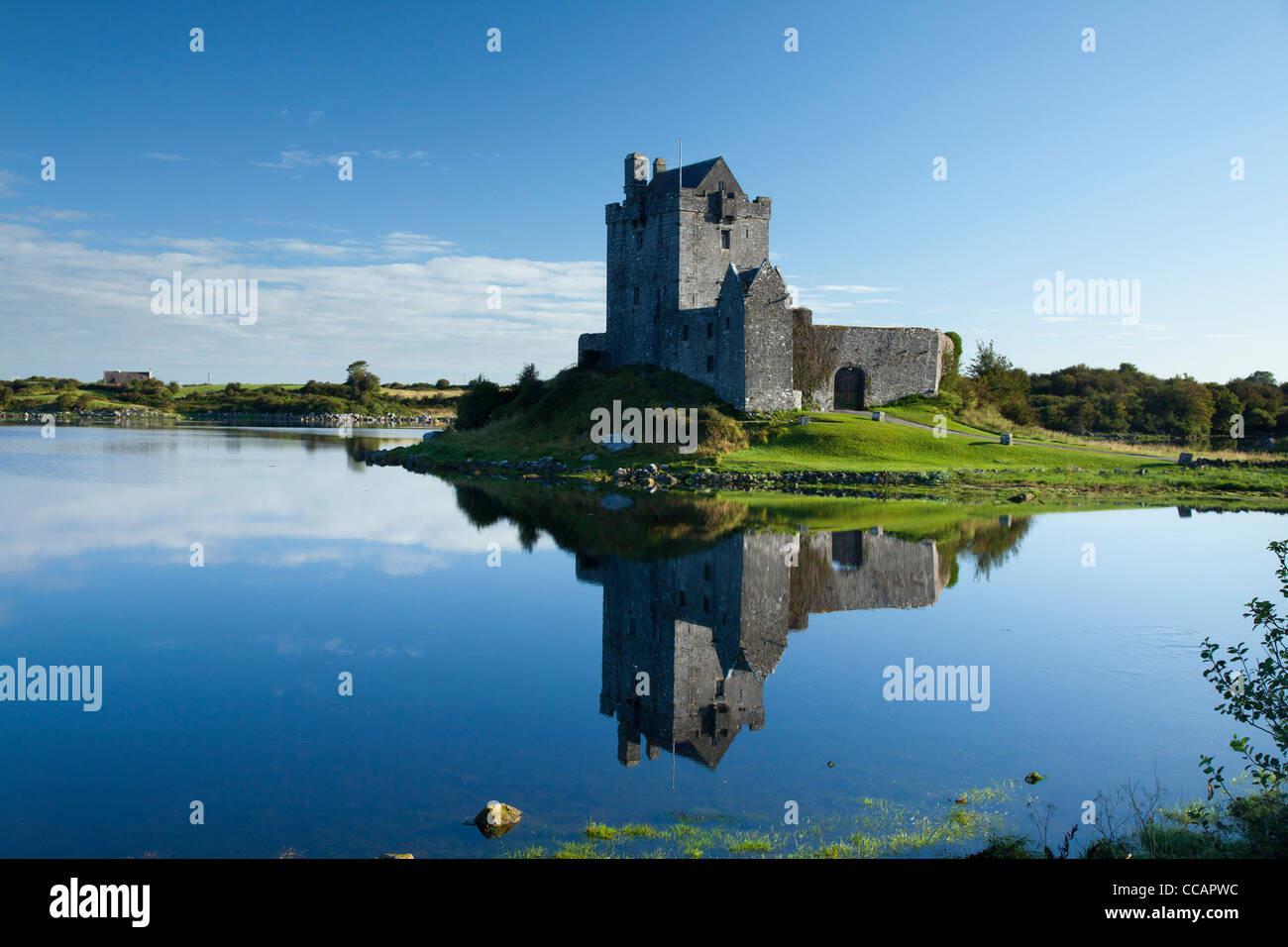 16. jahrhundert Dunguaire Castle Schloss in Galway Bay, Kinvara, County Galway, Irland. Stockfoto
