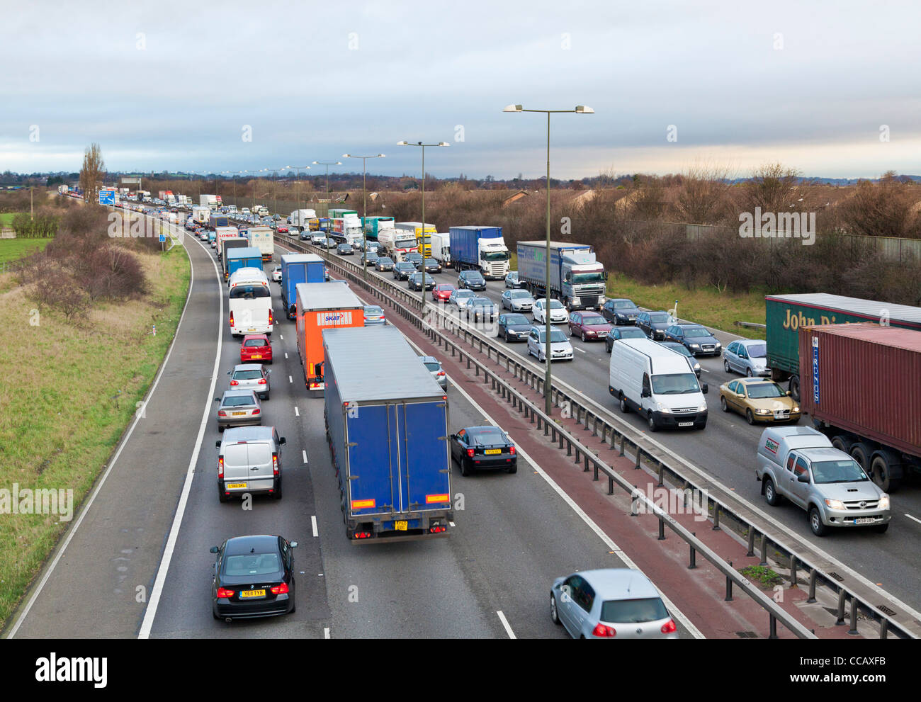 Warteschlangen Verkehr auf der Autobahn M1 in der Nähe der Kreuzung 25 Nottingham England gb uk EU-Europa Stockfoto