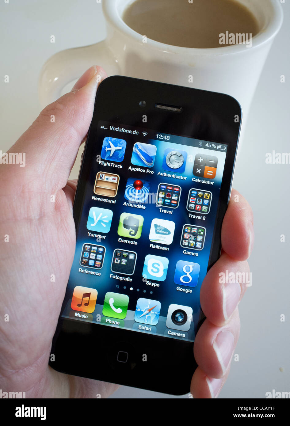Detail der Bildschirm, viele Anwendungen auf ein iPhone 4G Smartphone Stockfoto