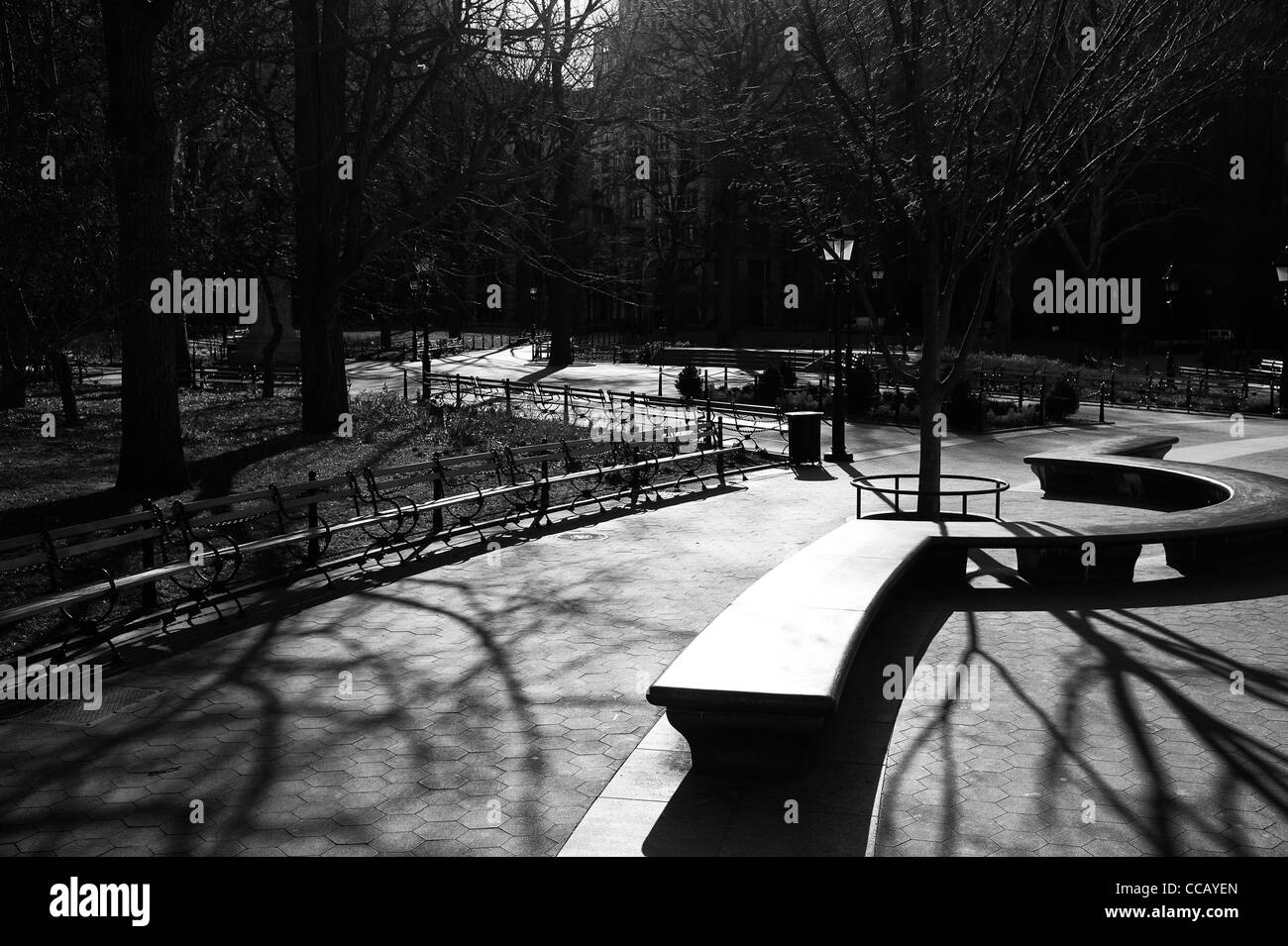 4. Januar 2012: Bilder von Bänken im Washington Square Park Bogen in New York City, USA. Stockfoto