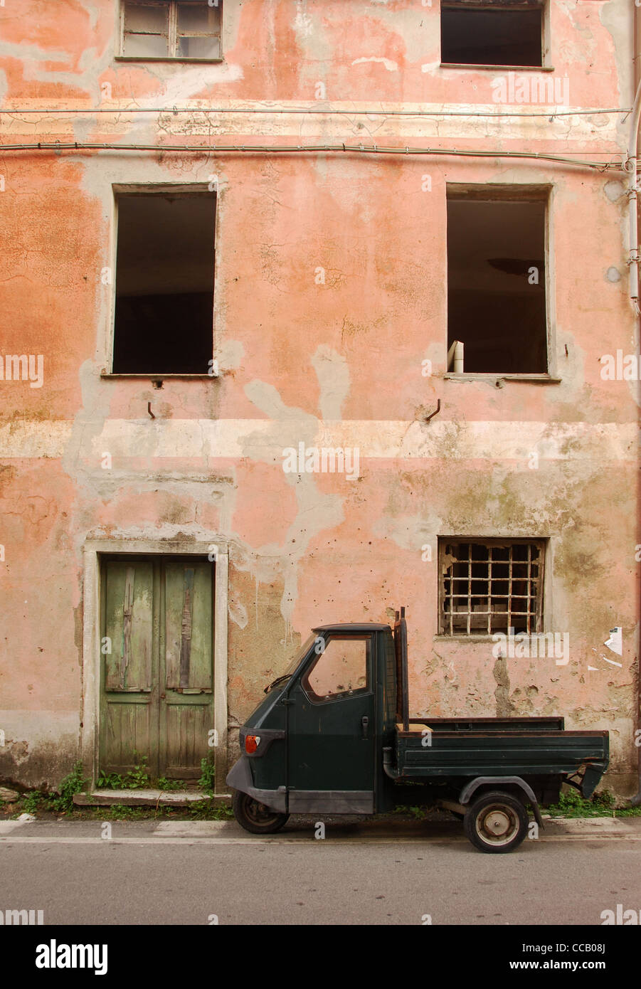 Piaggio Ape Mini Pickup in Levanto, Italien, Europa Stockfoto