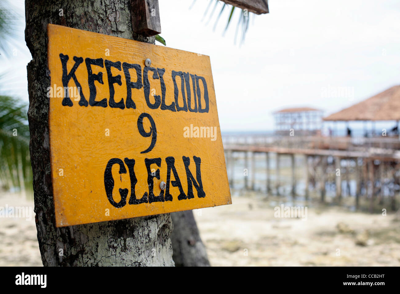 Melden Sie bei Cloud 9 Welle, Siargao Island, Philippinen. Stockfoto