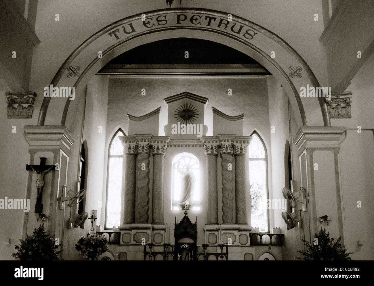 Saint Peter's Christliche Kirche in Malacca Melaka in Malaysia in Fernost Südostasien. Das lateinische Zitat "Tu es Petrus" bedeutet, dass Sie das sind Rock. Stockfoto