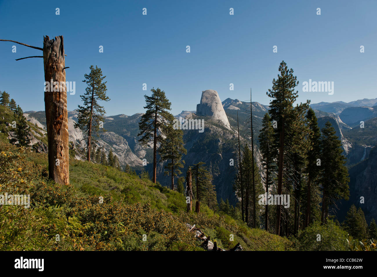 Half Dome betrachtet von der Panorama-Trail Glacial Ausgangspunkt. Yosemite-Nationalpark. Kalifornien. USA Stockfoto
