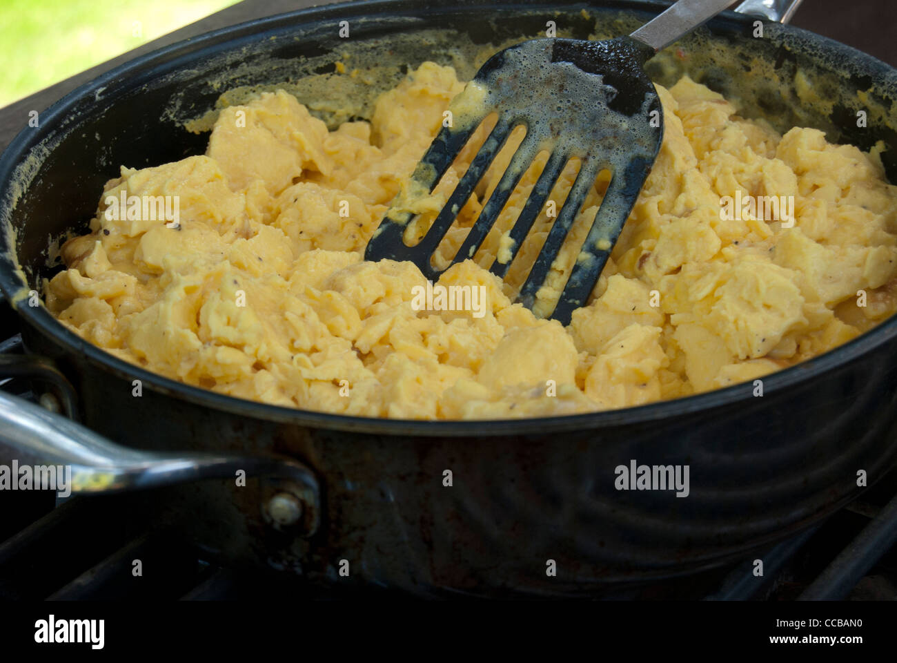 Für ein Familientreffen Frühstück Rührei. Stockfoto