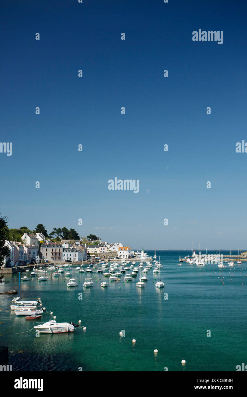 Boote im Hafen, Sauzon, Belle-Ile-de-Mer, Morbihan, Bretagne, Frankreich Stockfoto