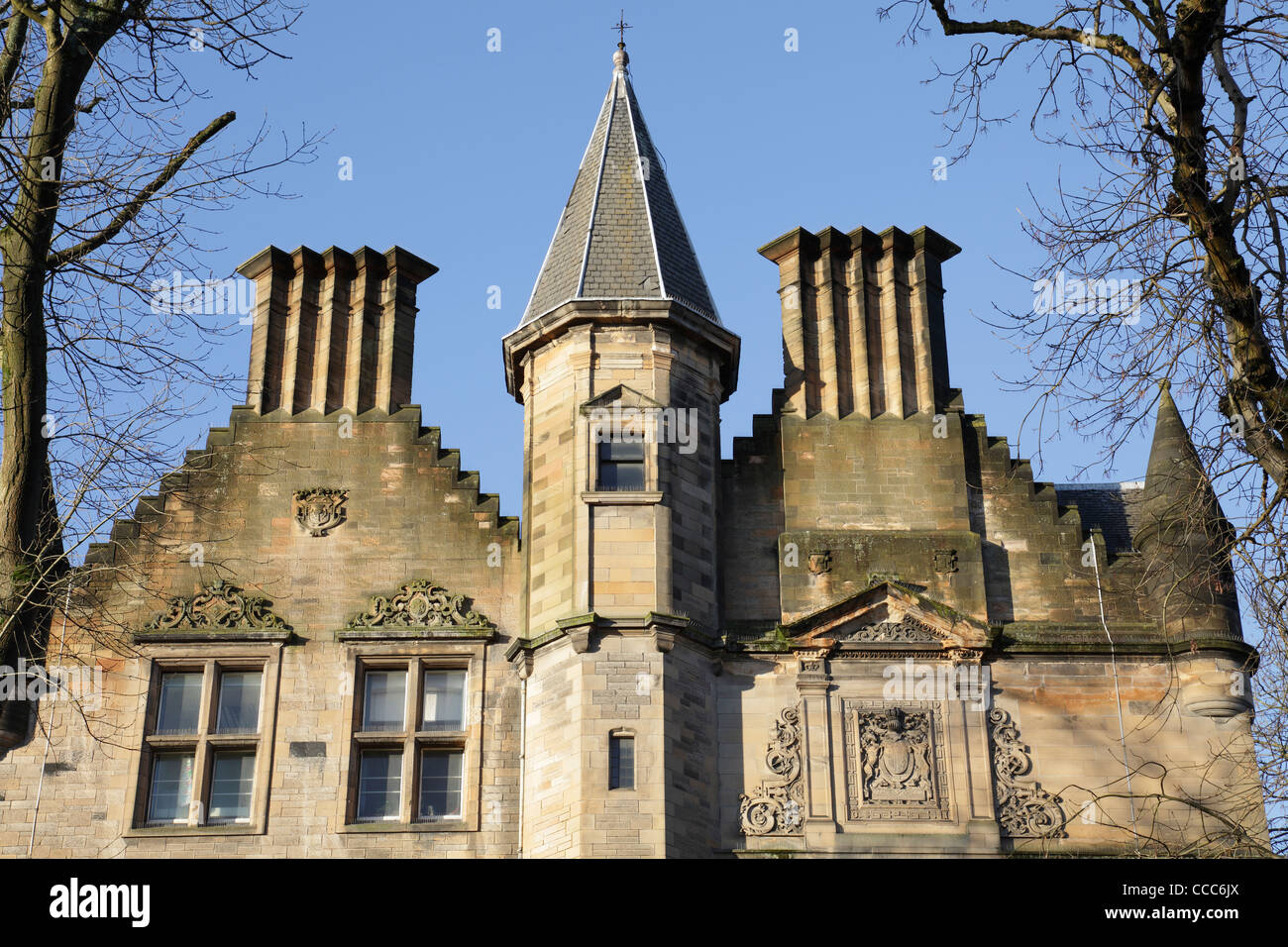 Detail der Mauerarbeiten am James Watt North Gebäude an der University of Glasgow, Gilmorehill Campus, Schottland, Großbritannien Stockfoto