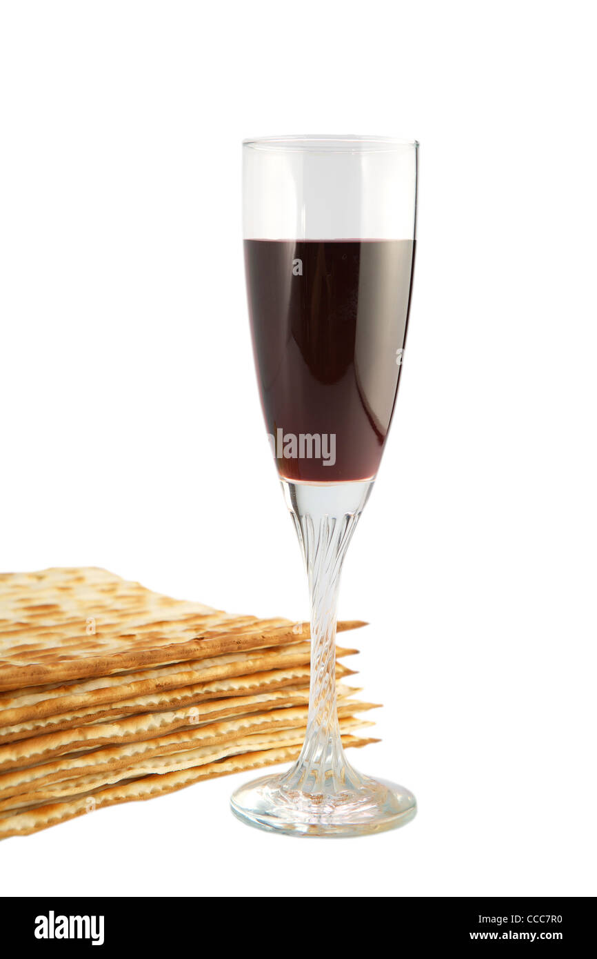 Jüdische religiöse fest Pessach traditionelles Essen Matza und Rotwein Stockfoto