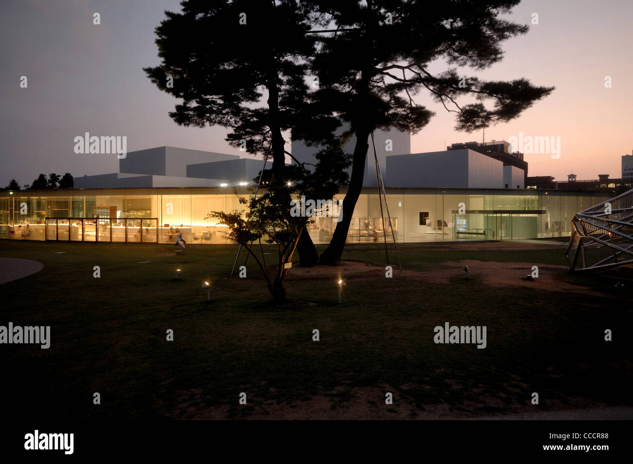 Das 21St Century Museum Of Contemporary Art befindet sich im Zentrum von Kanazawa, eines der Nation? S historische Zentren, auf Stockfoto