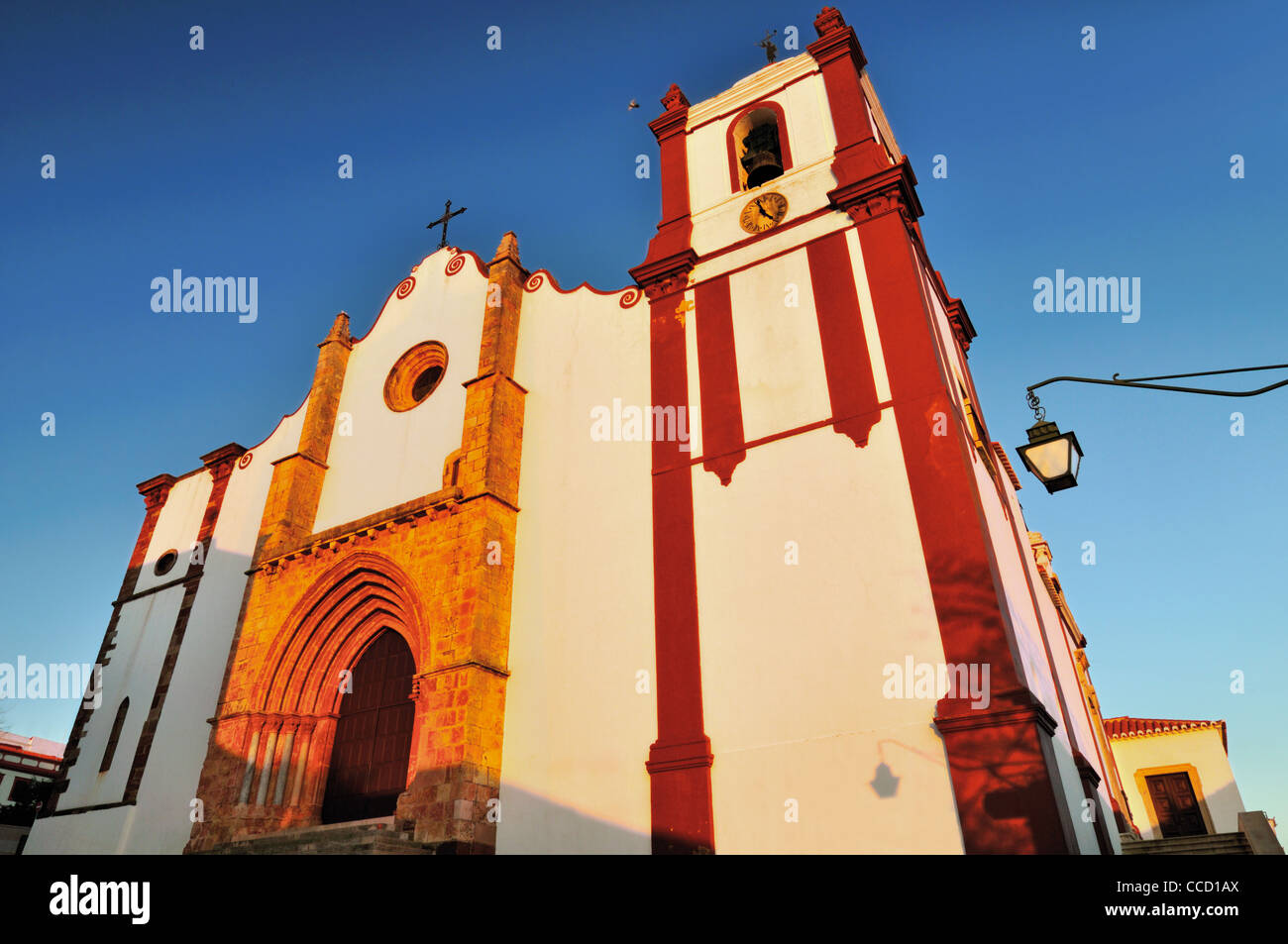 Portugal, Algarve: Main-Fassade der Kathedrale 'Sé Catedral"von Silves Stockfoto