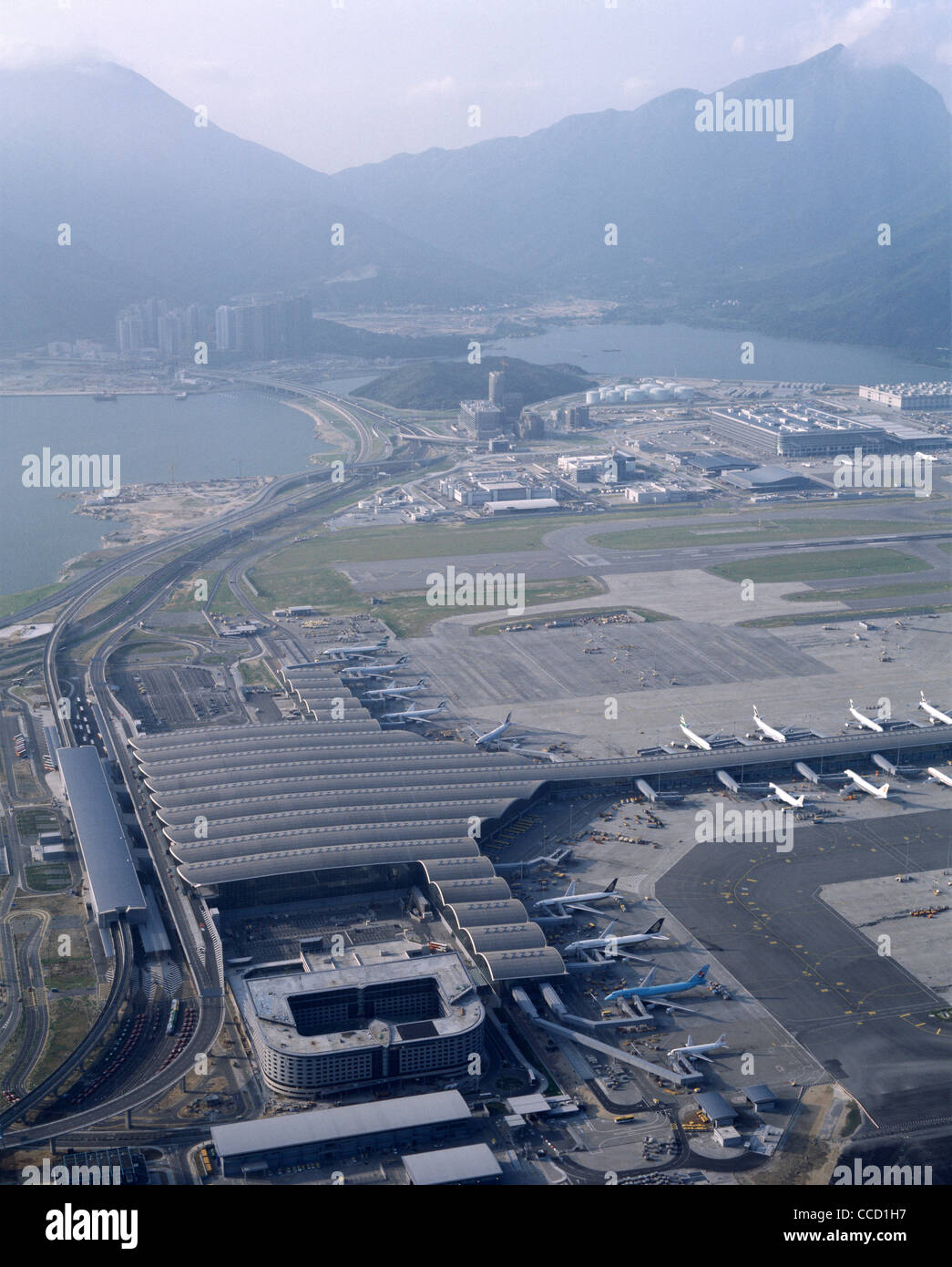 CHEK LAP KOK, HONG KONG INTERNATIONAL AIRPORTLUFTBILD Stockfotografie