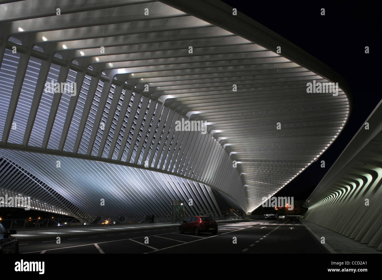 Lüttich Guillemins Tgv station Santiago Calatrava Lüttich 2009 Abenddämmerung Ansicht außen Stockfoto