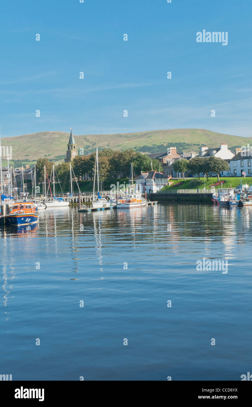 Angeln Boote Rettungsboot und andere Boote im Hafen von Girvan South Ayrshire, Schottland Stockfoto