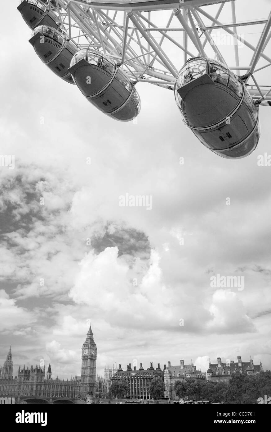 Ein Detail des London Eye Riesenrad und dem nördlichen Ufer der Themse im Hintergrund, England. Stockfoto