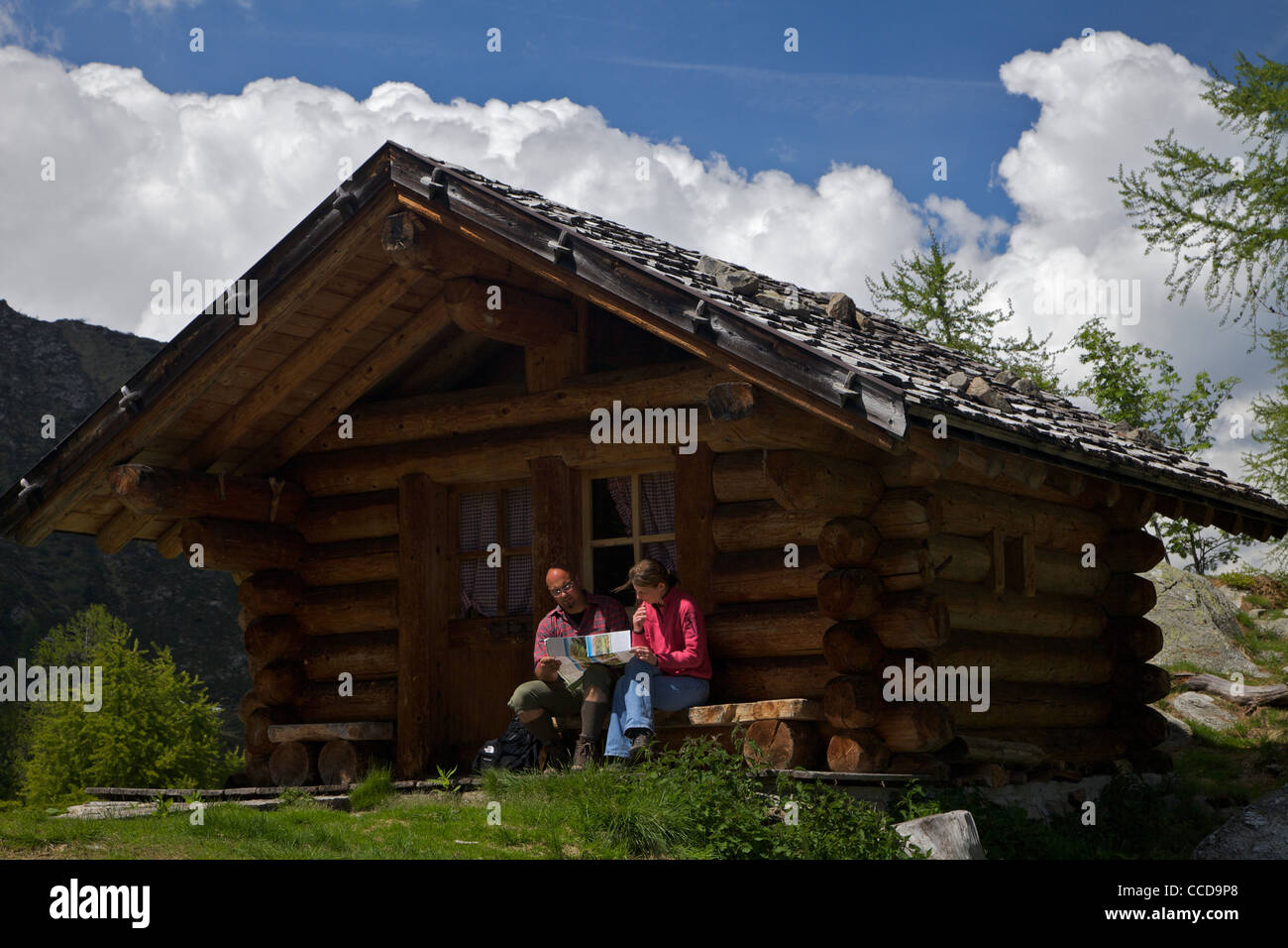 Picknick am See Valbona, natürlichen Park Adamello Brenta, Giudicarie, Rendena Tal, Trentino, Italien, Europa Stockfoto