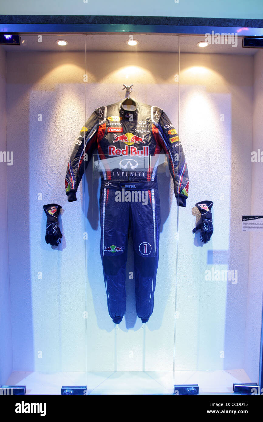 Red Bull F1 Anzug anzeigen Stockfotografie - Alamy