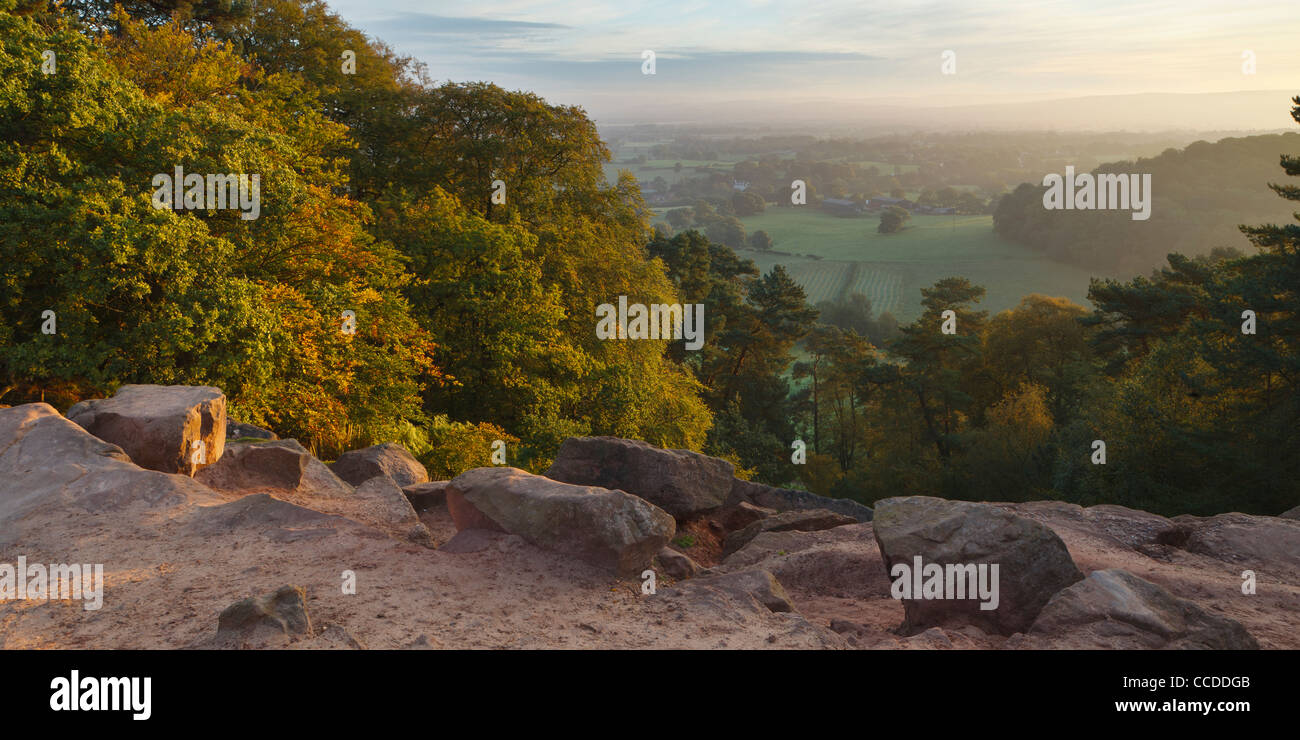 Blick Richtung Nordosten über Cheshire von Alderley Edge zu fotografieren Stockfoto