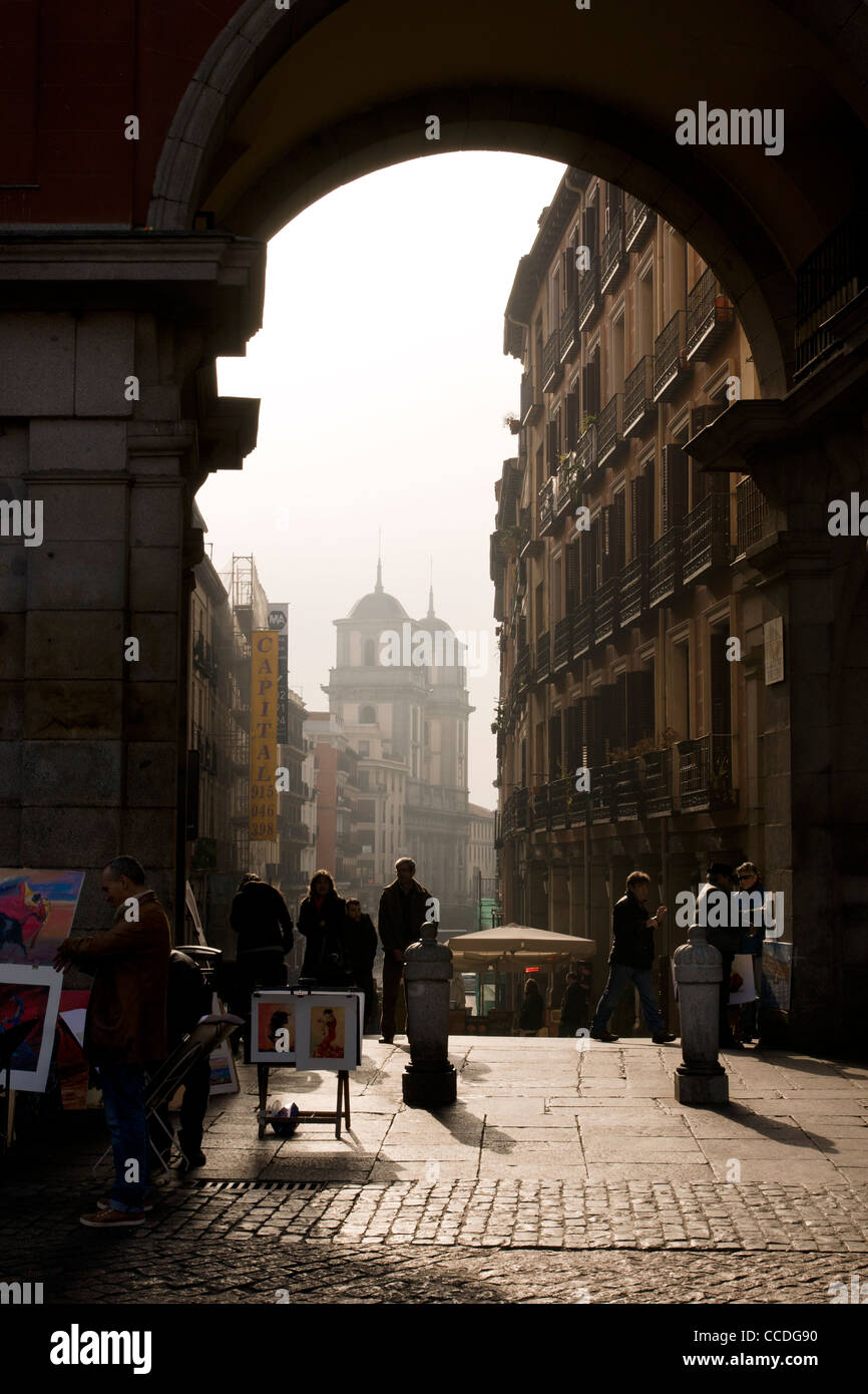 San Isidro Kirche, gesehen von der Plaza Mayor. Madrid, Spanien. Stockfoto