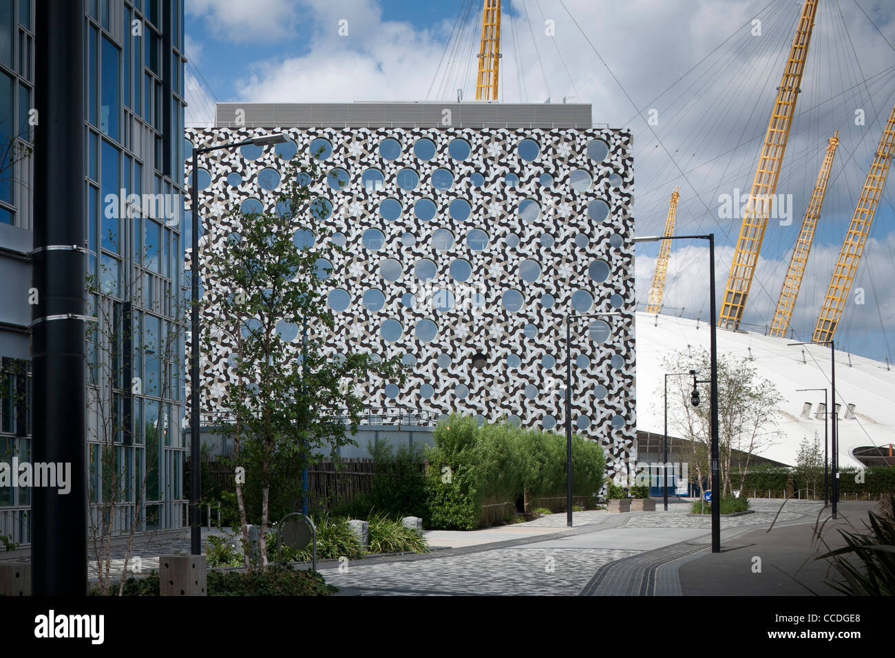 Foreign Office Architects haben einen Campus Ravensbourne College Of Design und Kommunikation, befindet sich in Greenwich abgeschlossen. Stockfoto