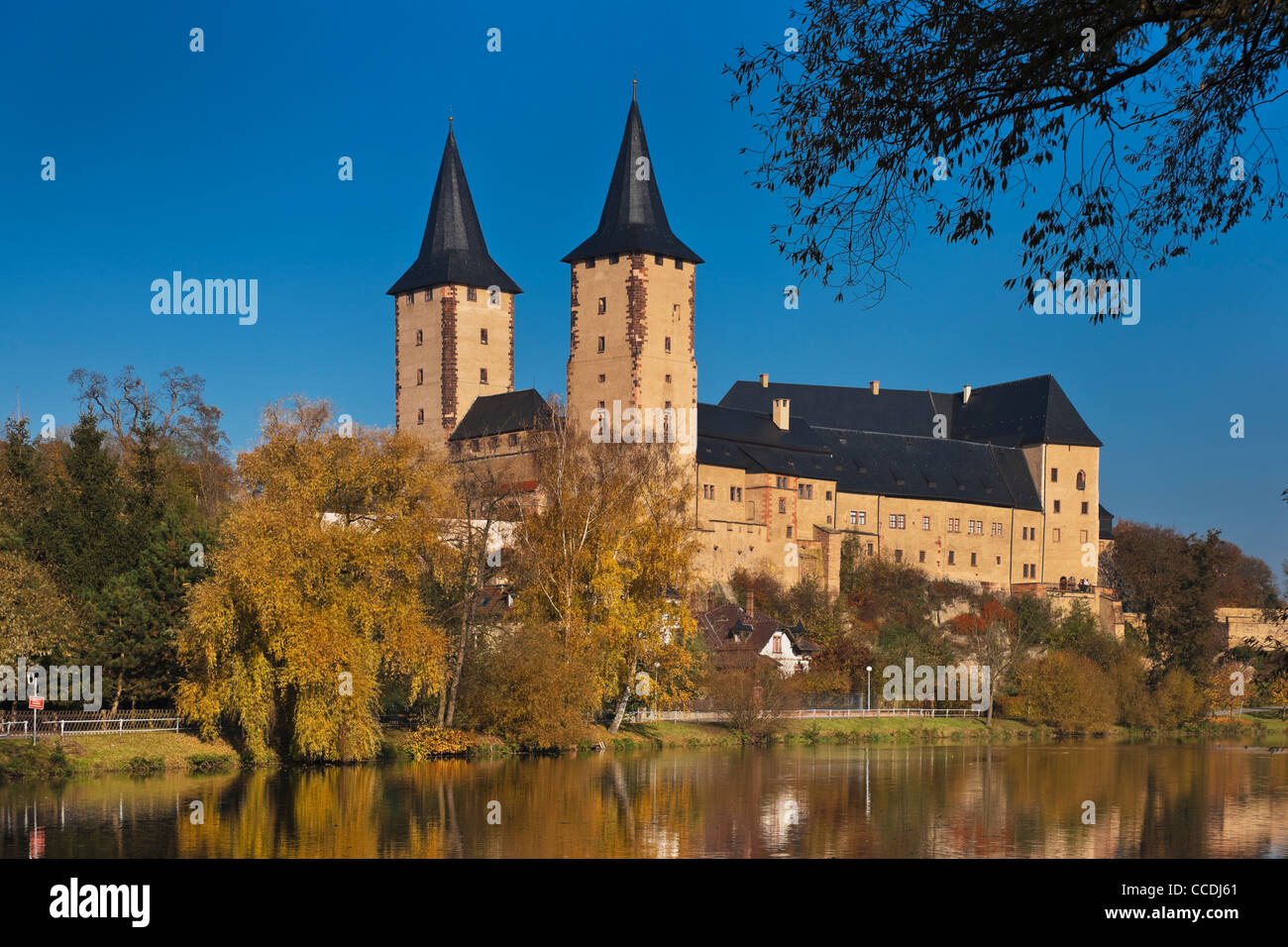 Blick ber Den Fluss Zwickauer Mulde Die Rochlitz Schloss Mehr Als blick-ber-den-fluss-zwickauer-mulde-die-rochlitz-schloss-mehr-als