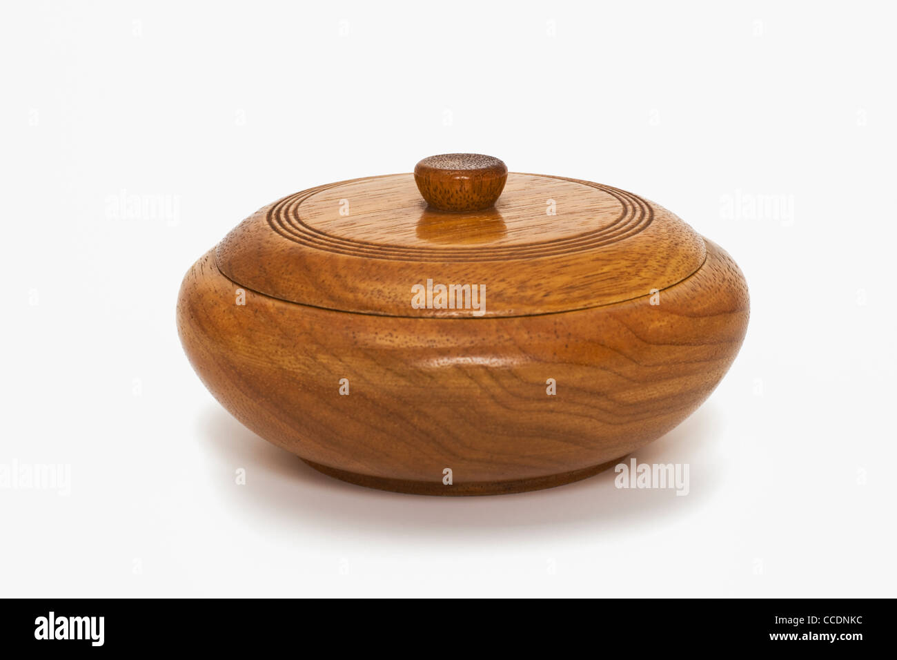 Detailansicht Einer Runden Dosis aus Holz | Detail-Foto aus einer Runde Holzkiste Stockfoto