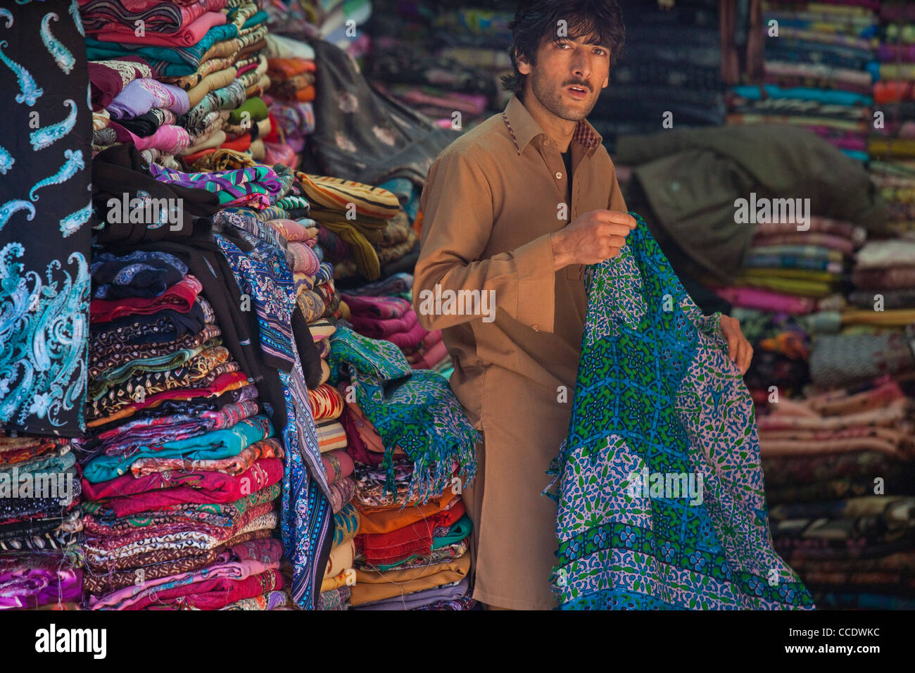 Textil Verkäufer, Murree, Provinz Punjab, Pakistan Stockfoto